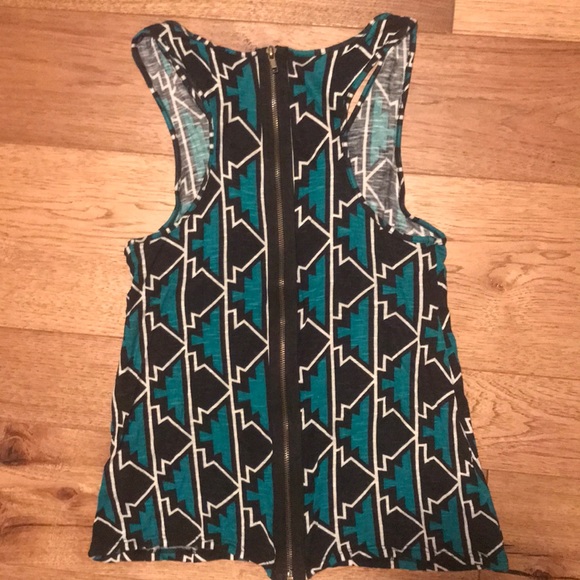 Aztec patterned Tank Top - Picture 2 of 3